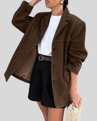 Kateřina – ženski suknjič z pridihom elegance in udobja