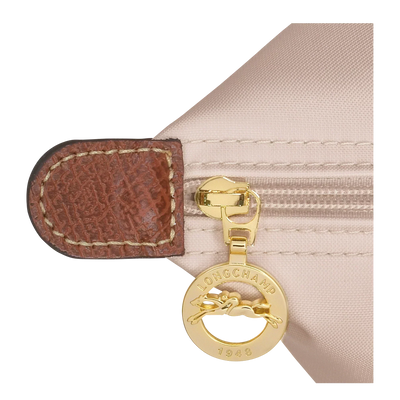 Céleste – eleganca, ki vas spremlja povsod