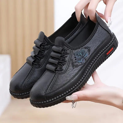 Pavela – Usnjeni čevlji z ortopedskim udobjem